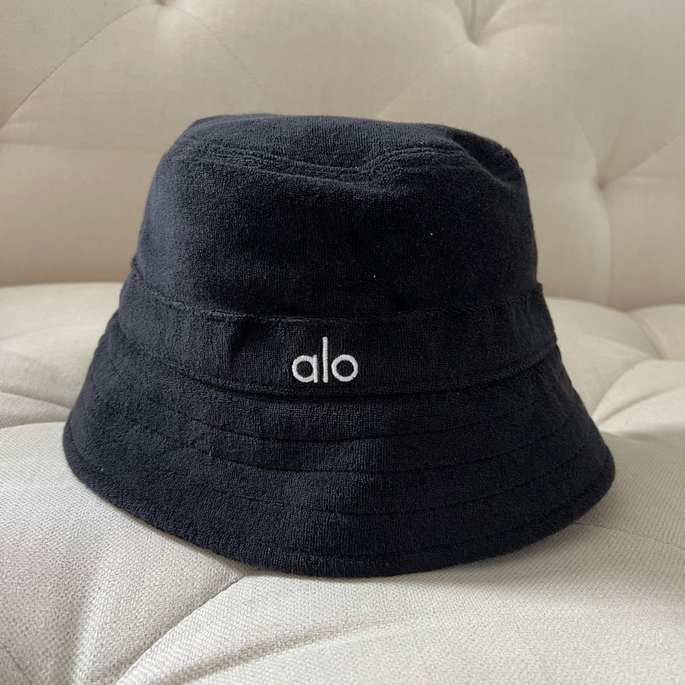 ALO Terry Beachside Bucket Hat